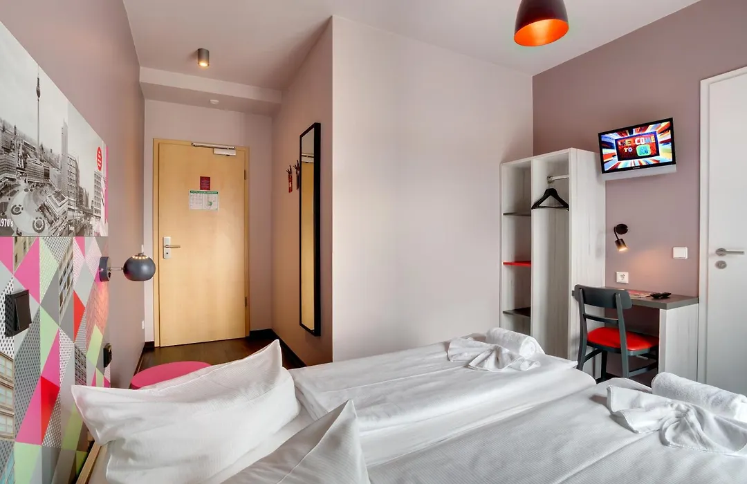Meininger Hotel Berlin Alexanderplatz-1