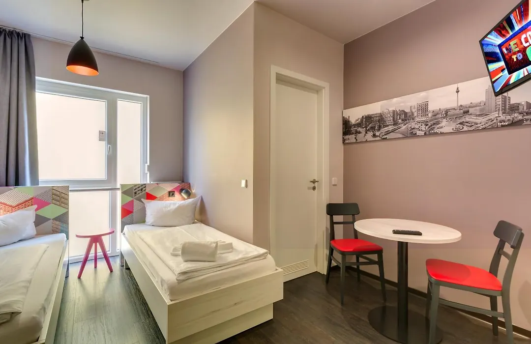 Meininger Hotel Berlin Alexanderplatz-1