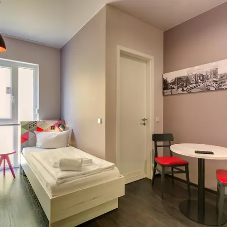 Meininger Hotel Berlin Alexanderplatz-2